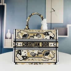 Dior Shopping Bags